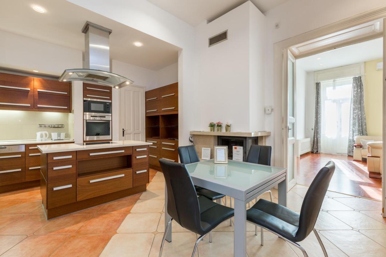 Luxury Central Apartment Budapest Esterno foto